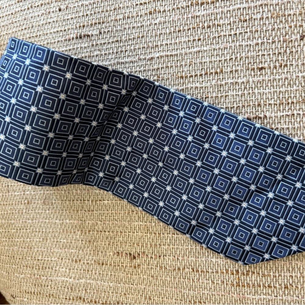 Donald J. Trump Collection Silk Tie Blue Geometric Pattern